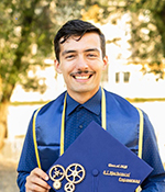 Headshot of grad student Alberto Alves