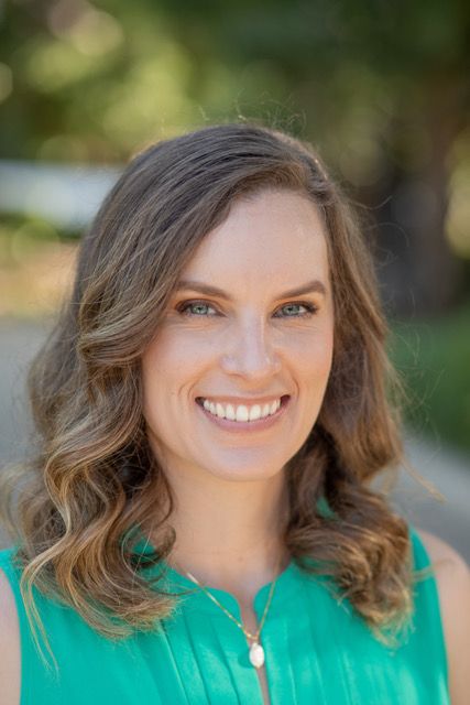 Headshot of Holly Rus