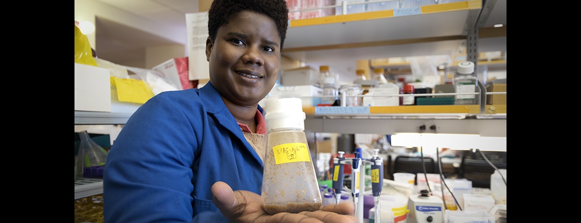 Quantitative and Systems Biology doctoral student Rhondene Wint was named a 2022 Rising Graduate Scholar by Diverse: Issues In Higher Education.